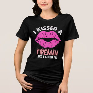 消防士にキスして気に入った トライブレンドＴシャツ
