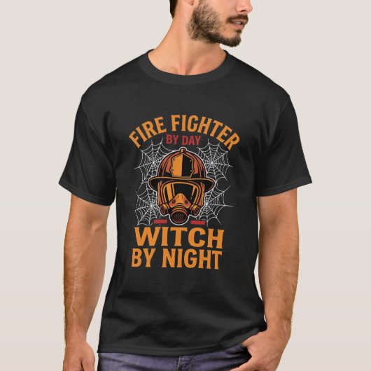 消防士のハロウィン魔女の夜のデザイン Tシャツ (正面)