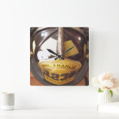 消防士のヘルメットの柱時計 スクエア壁時計 (ホーム)