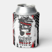 消防士の妻のクーラーボックス – 愛国心と耐久性 缶クーラー (缶正面)