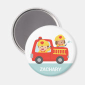 消防士の少年と子犬と赤い消防車 マグネット (正面/裏面)