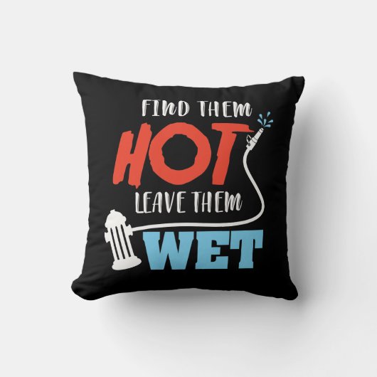 消防士の救助者の人間の救助者は火を炎にあてます クッション (正面)