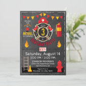 消防士の消防署ギア・バッジ誕生日 招待状 (スタンド正面)