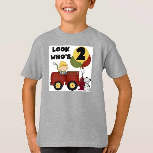 消防士の第2誕生日のTシャツおよびギフト Tシャツ (正面)
