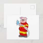 消防士の豚がホースを持って ポストカード (正面/裏面)