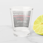 消防士の退職レッドライン旗消防士 ショットグラス (裏面)