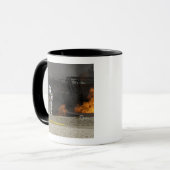 消防士は実火を消す マグカップ (正面左)