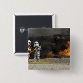 消防士は実火を消す 缶バッジ (正面&裏面)