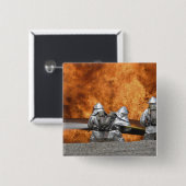 消防士は火を消す 缶バッジ (正面&裏面)