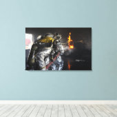 消防士は訓練や訓練で火を消す キャンバスプリント (インサイチュ (ウッドフロア))