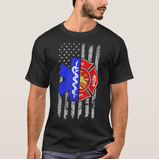 消防士アメリカ国旗の愛国的な米国消防士4th tシャツ