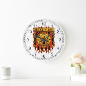 消防士消防バッジと国旗 ラージ壁時計 (ホーム)