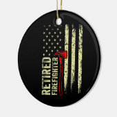 消防士退職したおもしろい熟練の消防士 セラミックオーナメント (左)