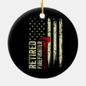 消防士退職したおもしろい熟練の消防士 セラミックオーナメント (裏面)