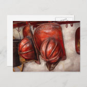 消防士 – 帽子 – 古いファッションド消防帽 ポストカード (正面/裏面)