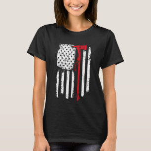 消防士Ax付き消防士レッドラインアメリカ国旗 Tシャツ