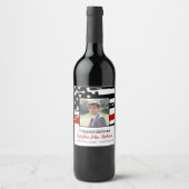 消防戦闘写真薄い赤線の卒業 ワインラベル (正面)