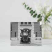 消防署の消防車クルー、1925年 ポストカード (スタンド正面)