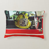 消防車の中の消防士ヘルメット アクセントクッション (裏面)