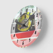 消防車の中の消防士ヘルメット ラウンド壁時計 (傾斜)