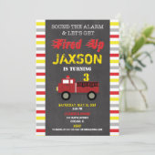 消防車の消防エンジン誕生日パーティーの少年 招待状 (スタンド正面)