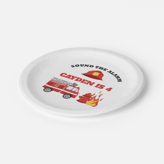 消防車の消防士の誕生日パーティー ペーパープレート (アングル)