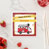 消防車の消防士ハッピーバースデーナプキンス スタンダードカクテルナプキン (インサイチュ)