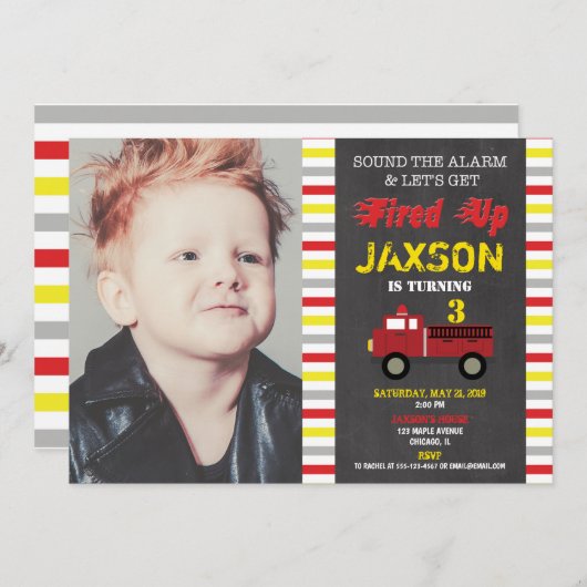 消防車の消防車のエンジンの誕生日パーティーの少年の写真 招待状 (正面/裏面)