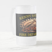 消防車の燃えるような勇敢な複雑な英雄的デザイン フロストグラスビールジョッキ (正面左)