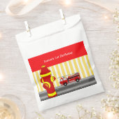 消防車の誕生日パーティパーソナライズされたー フェイバーバッグ (クリップ留めされた状態)