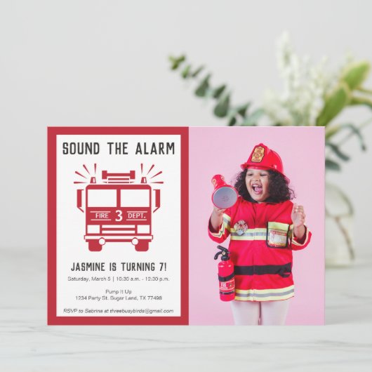 消防車または消防車の写真の誕生日パーティー 招待状 (スタンド正面)