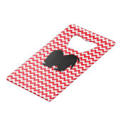 消防車赤のシェブロン(シーズー（犬）Tzuシルエット付き) クレジットカード栓抜き (裏面アングル)