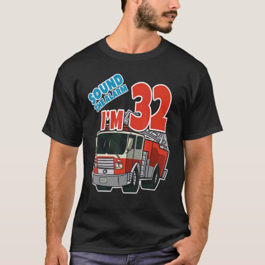 消防車32番誕生日消防士消防車ボーイズTh Tシャツ (正面)
