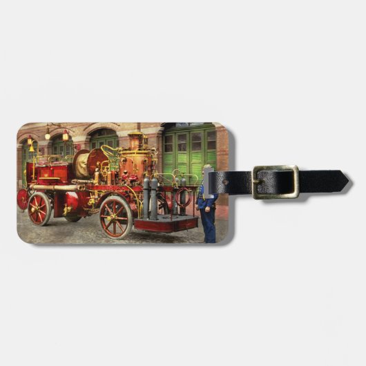 消防車 - 1907年の電動ポンプ車 ラゲッジタグ (正面横)