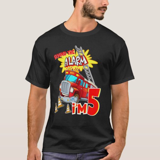 消防車 5歳の誕生日 男の子 5才の消防士 Tシャツ (正面)