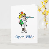 液体の薬を持つナースは健康なカードを得ます カード (黄色い花)