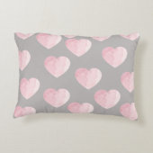 淡いエレガントピンク色の愛のハートパターン アクセントクッション (裏面)