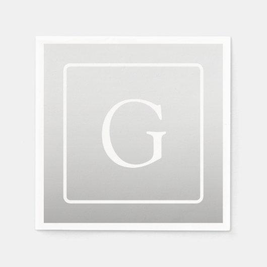 淡いグレーのグラデーション姓モノグラム スタンダードカクテルナプキン (正面)