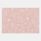 淡いサーモンピンクに繊細な白の花をあしらった、ヴィンテージ調のデザインです。 ラッピングペーパーシート (正面3)