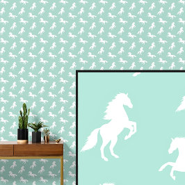 淡いソフトグリーンの白い馬 壁紙