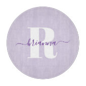 淡いパープルのスクリプト名太字モノグラム カッティングボード (正面)