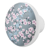 淡いピンクがかった灰青色の桜の花の花 セラミックノブ (右)