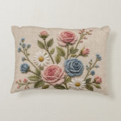 淡いピンクと青のバラの刺繍 アクセントクッション (裏面)