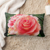 淡いピンクのバラの花のクローズアップはっきりした写真 ランバークッション (ブランケット)