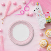 淡いピンクのプレイド ペーパープレート (パーティー)