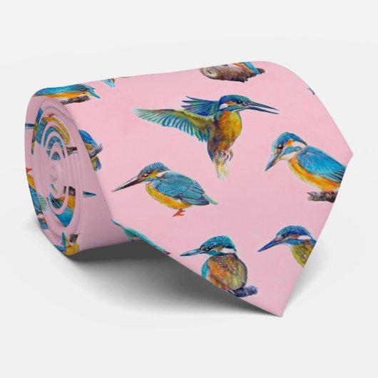淡いピンクの背景で絵を描かれるカワセミ ネクタイ (ロール)