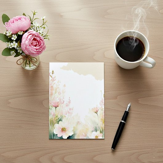 淡いピンク色のフローラ空白の結婚の 招待状