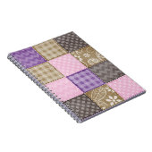 淡いピンク、紫、およびタウペキルテッドルック ノートブック (右側)