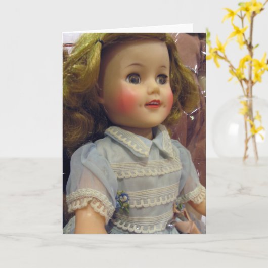 淡いブルーの挨拶状のヴィンテージの人形 カード (黄色い花)