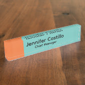 淡いブルーの茶色がかったオレンジ色のミニマルモダンリスト デスクネームプレート (側面)